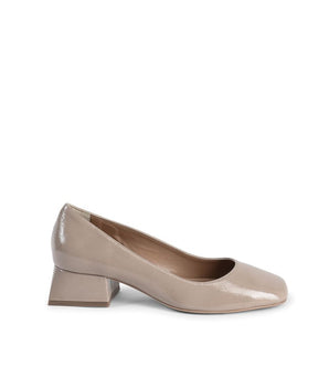 19V69 Italia Beige Leather Ballet Flats