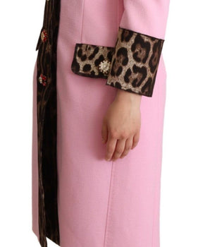 Dolce &amp; Gabbana Gabardina Chic de Leopardo Rosa con Botones de Cristal