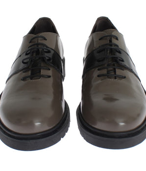 AI_ Elegantes zapatos con cordones de cuero gris marrón
