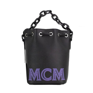 MCM Mini bolso de mano tipo cubo con cordón y cadena de cuero liso en color negro y morado