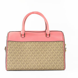 Michael Kors Bolso bandolera de viaje mediano con diseño de rosa de té de PVC