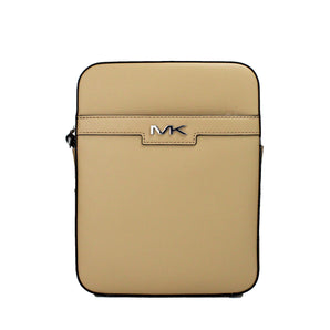 Michael Kors Bolso bandolera Cooper mediano de piel de grano cruzado color camel