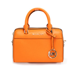 Michael Kors Travel XS Poppy Bolso bandolera de cuero guijarro