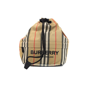 Burberry Bolso tipo bombonera Phoebe Heritage Stripe de nailon ecológico en beige con cordón