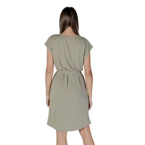 B.Young Vestido Modal Verde