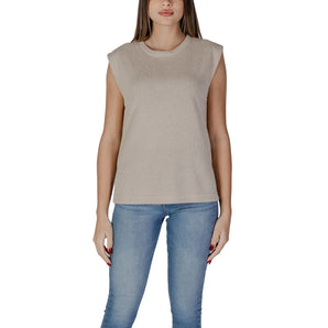 Camiseta y tops de viscosa beige de B.Young