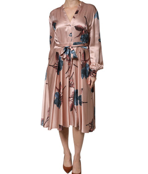 Vestido midi de satén rosa con mangas largas y corte en A y estampado floral de L'Autre Chose