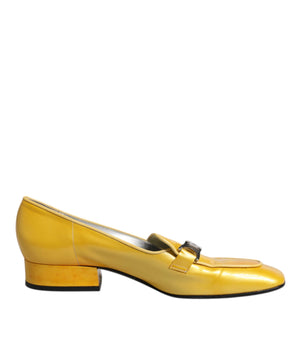 Mocasines sin cordones con placa del logotipo en cuero amarillo de Dolce &amp; Gabbana