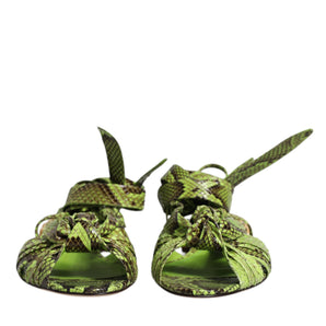 Sandalias cruzadas hasta el tobillo con estampado animal verde de Dolce &amp; Gabbana