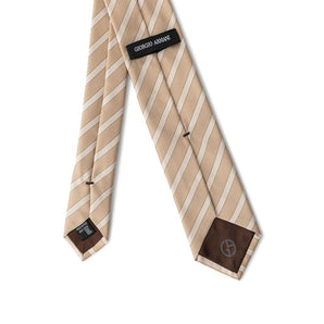 Corbatas y pajaritas de seda doradas de Giorgio Armani