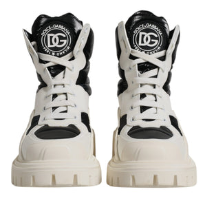 Botas blancas con cordones y acolchado de media pantorrilla de Dolce &amp; Gabbana