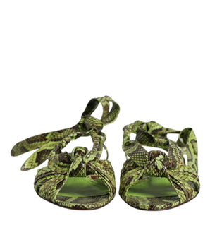 Sandalias cruzadas hasta el tobillo con estampado animal verde de Dolce &amp; Gabbana