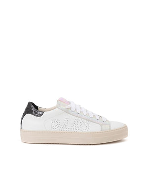 P448 Mejora tu estilo deportivo con estas zapatillas de cuero italiano totalmente blancas