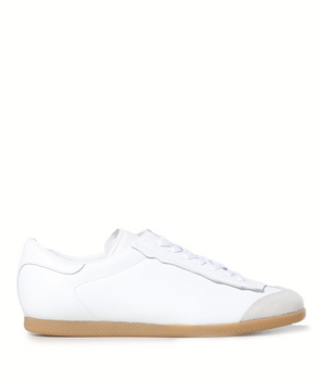 Zapatillas bajas de piel y ante con diseño de plumas de Maison Margiela