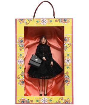Muñecas sicilianas de cuero y cerámica de Dolce &amp; Gabbana con vestido negro
