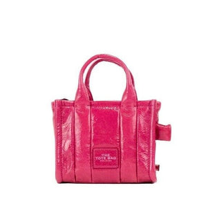 Marc Jacobs The Shiny Crinkle Micro Tote Bolso bandolera de cuero magenta